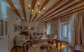 Stone Pearl Heritage Luxury Suite